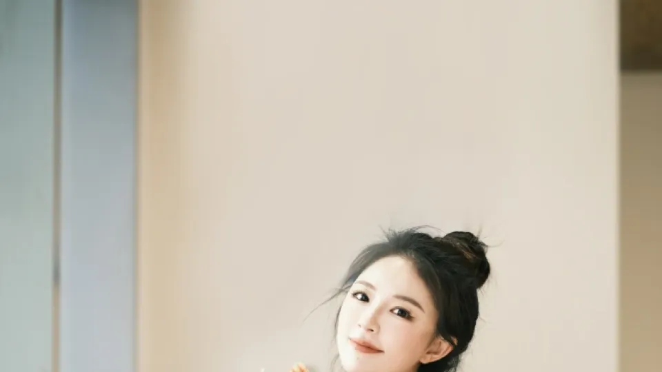 丝瓜视频、每日主题-女老师大赛视频、剧集视频:镜头组织视频观察|r星必出精品播放预览封面